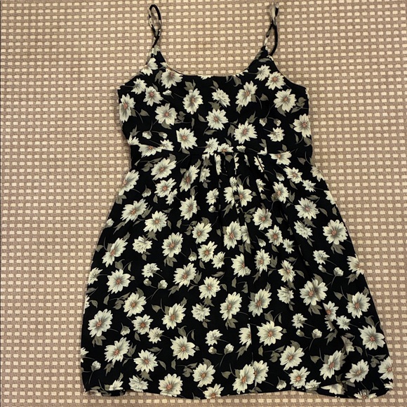 Vintage Dresses & Skirts - Cutie Vintage Floral Black and White Dress